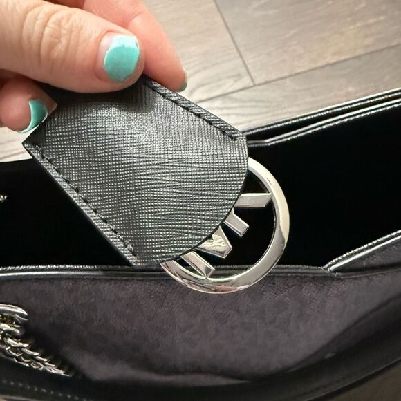 Michael Kors Women’s Large Black Jet Set Chain Handbag Purse - Picture 5 of 6